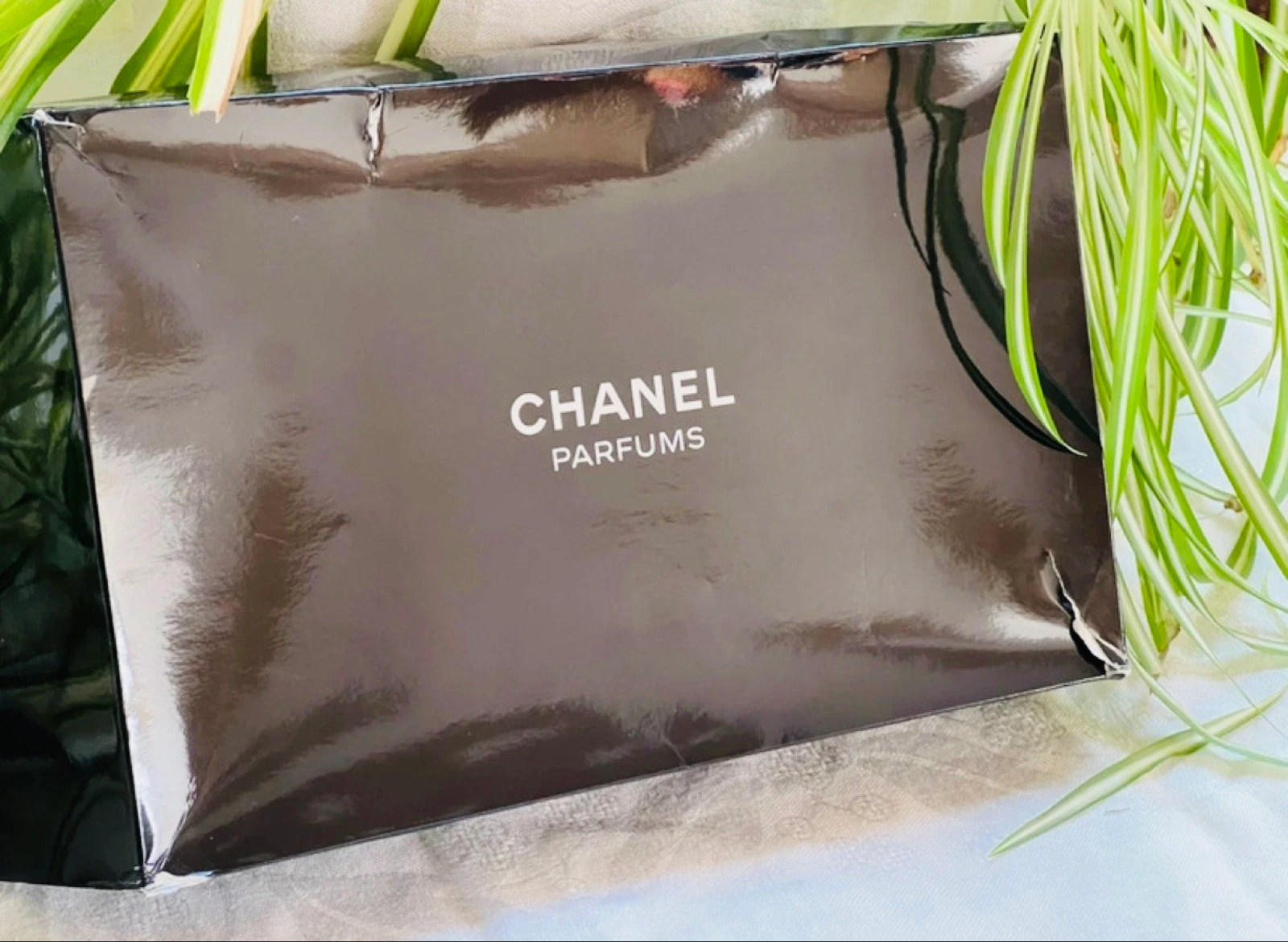 Chanel trousse de toilette en velours neuve – photo 3